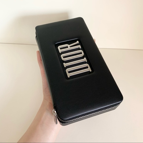 Hold NWOT Dior vanity case - Picture 12 of 16